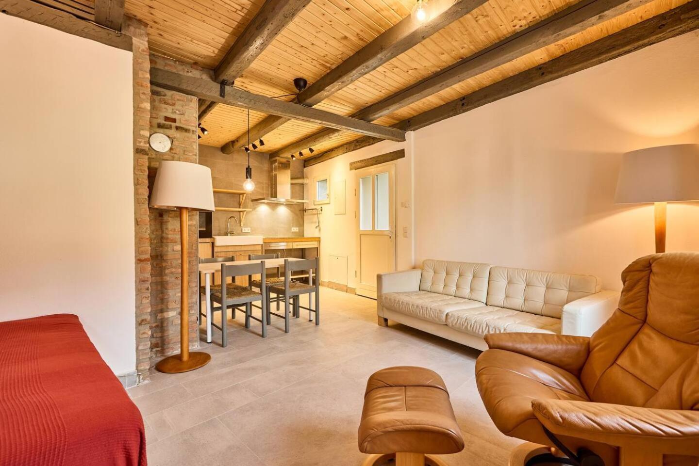 Rote Wohnung - Ferienwohnung Sulzbach an der Murr Buitenkant foto