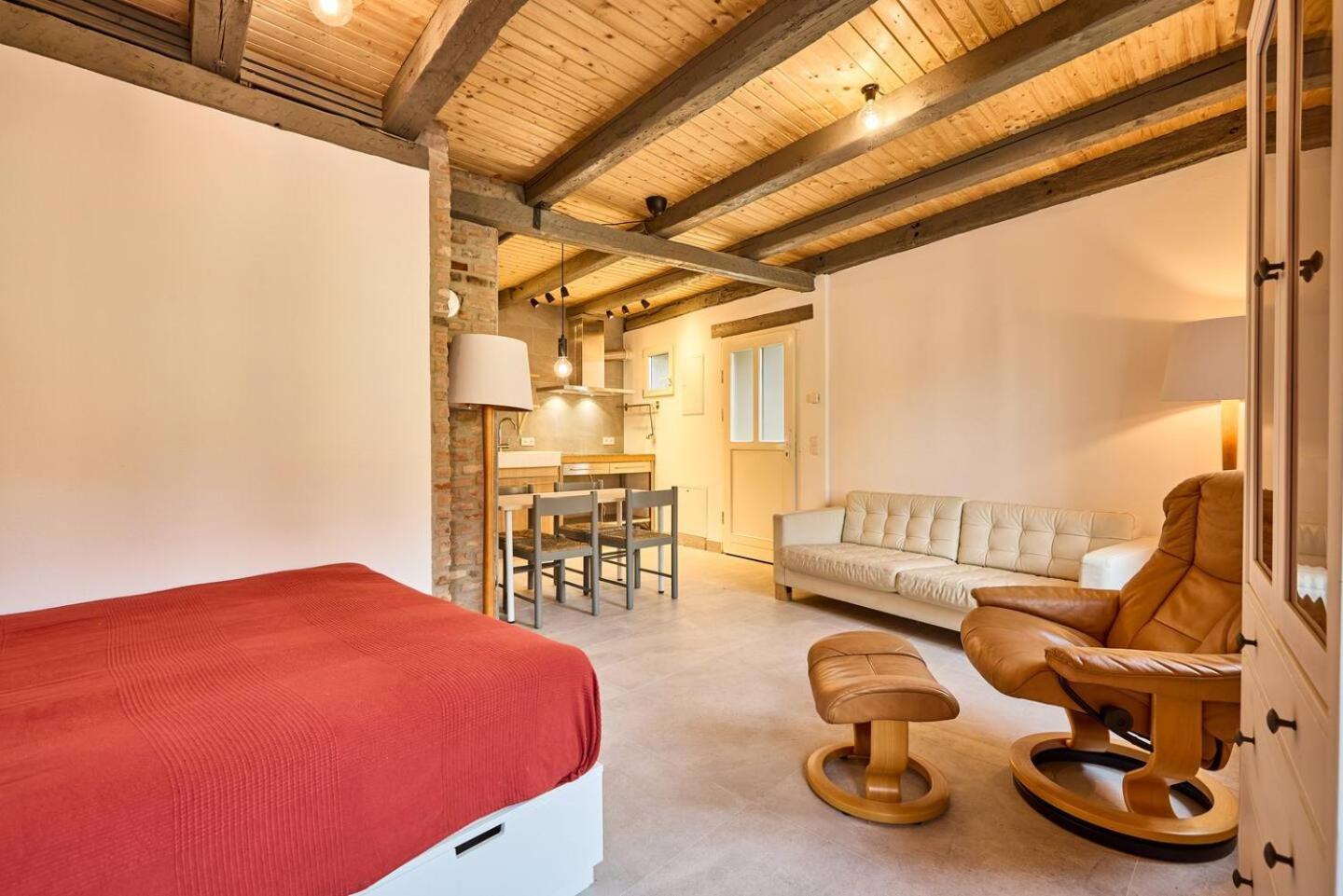 Rote Wohnung - Ferienwohnung Sulzbach an der Murr Buitenkant foto